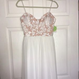 BNWT Windsor formal dress size 9